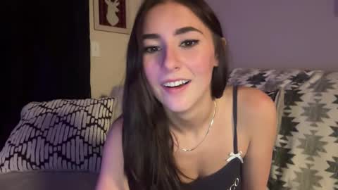 Snapshot of peachyflowers chatting on 02-11-25, 05:58 Olivia online show from 02-11-25, 05:58