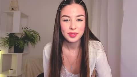 Snapshot of peachypoet chatting on 09-13-25, 01:33 Chloe online show from 09-13-25, 01:33