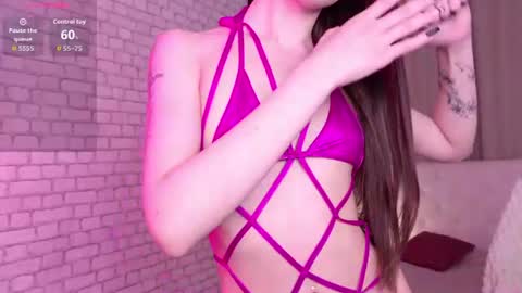 Snapshot of peachypoet chatting on 06-15-26, 02:30 Chloe online show from 06-15-26, 02:30