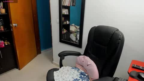 Tangerine Penaut online show from 01-17-26, 12:15