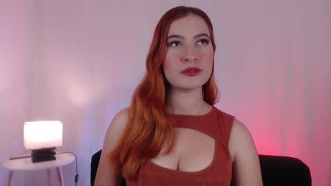 Snapshot of pear__moon chatting on 02-08-25, 02:58 LILLY online show from 02-08-25, 02:58