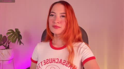 Snapshot of pear__moon chatting on 09-20-25, 12:22 LILLY online show from 09-20-25, 12:22