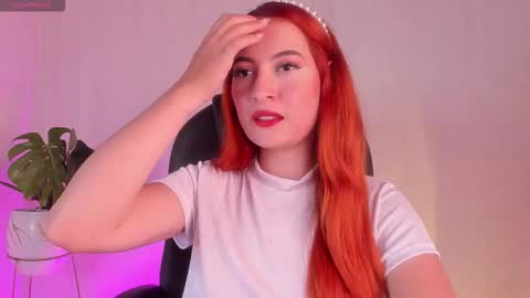 Snapshot of pear__moon chatting on 09-25-25, 11:30 LILLY online show from 09-25-25, 11:30