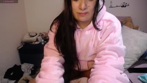 Pearl online show from 11-25-25, 04:23