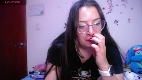 Pearl online show from 03-26-26, 04:18