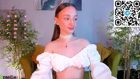 Snapshot of pearl_bloom chatting on 03-04-26, 01:33 Sex Leah online show from 03-04-26, 01:33