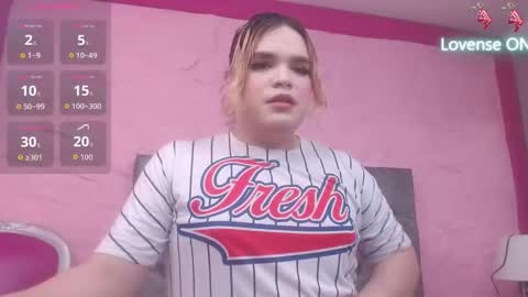 Snapshot of pearl_michelts chatting on 10-21-25, 12:28 michel online show from 10-21-25, 12:28