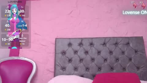 Snapshot of pearl_michelts chatting on 10-27-25, 12:53 michel online show from 10-27-25, 12:53