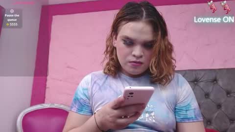 Snapshot of pearl_michelts chatting on 11-18-25, 12:20 michel online show from 11-18-25, 12:20