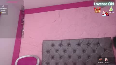 Snapshot of pearl_michelts chatting on 12-03-25, 12:03 michel online show from 12-03-25, 12:03