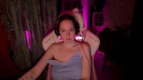Snapshot of pearlprincess_ chatting on 06-22-26, 01:07 Adelina online show from 06-22-26, 01:07