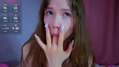 Snapshot of pearly_peach_ chatting on 06-11-26, 08:18 pearly_peach_ online show from 06-11-26, 08:18