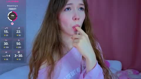 Snapshot of pearly_peach_ chatting on 06-20-26, 12:14 pearly_peach_ online show from 06-20-26, 12:14