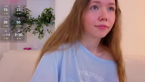 Snapshot of pearly_peach_ chatting on 08-04-26, 12:25 pearly_peach_ online show from 08-04-26, 12:25