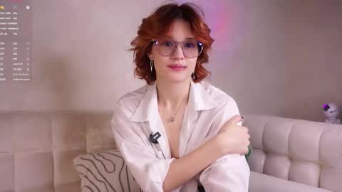 Lily online show from 09-28-25, 01:22