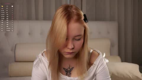 Lily online show from 04-30-26, 01:34