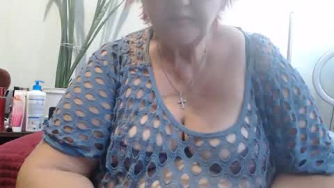 Snapshot of peggysoft chatting on 09-24-25, 05:00 PeggySoft online show from 09-24-25, 05:00