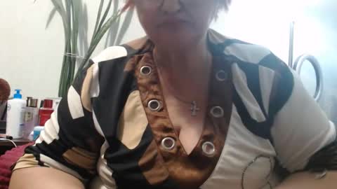Snapshot of peggysoft chatting on 10-15-25, 07:36 PeggySoft online show from 10-15-25, 07:36