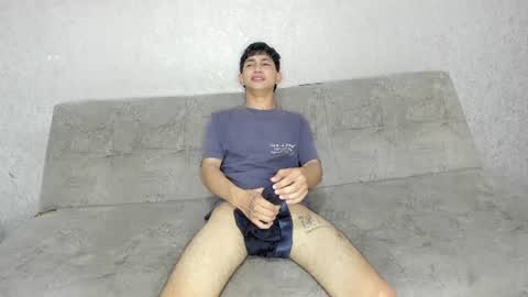Snapshot of pelusos_mens chatting on 06-11-26, 12:32 CAIN-19 ALLEN-18 RONALD-18 AUSTIN-18 MOD DANTE online show from 06-11-26, 12:32