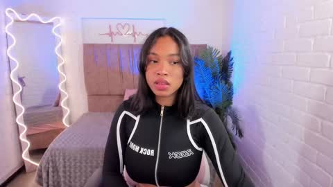 Snapshot of penelope_tay chatting on 03-03-25, 10:38 penelope online show from 03-03-25, 10:38