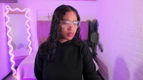 Snapshot of penelope_tay chatting on 10-06-25, 03:37 penelope online show from 10-06-25, 03:37