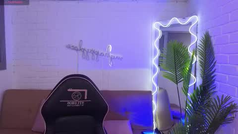 Snapshot of penelope_tay chatting on 10-09-25, 03:37 penelope online show from 10-09-25, 03:37