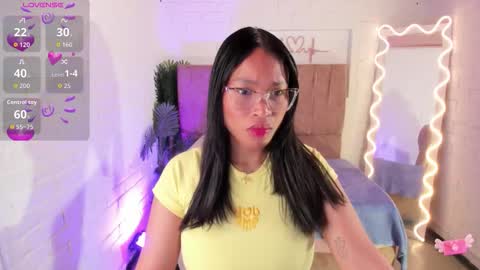 Snapshot of penelope_tay chatting on 11-16-25, 03:34 penelope online show from 11-16-25, 03:34