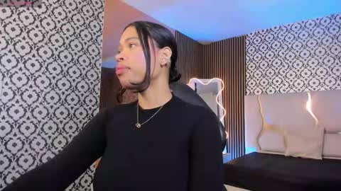 Snapshot of penelope_tay chatting on 12-20-25, 03:24 penelope online show from 12-20-25, 03:24