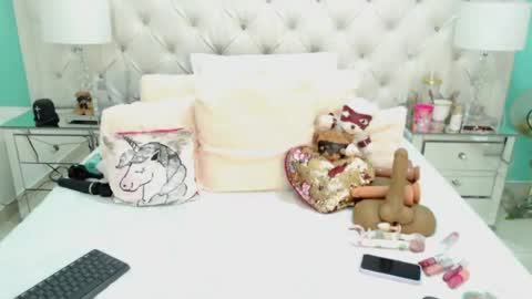 Penelope Laurent online show from 06-17-26, 12:29