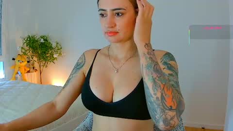 Snapshot of pennyy__ chatting on 06-15-26, 09:33 Hi Im Penelope better vibrations 1111 online show from 06-15-26, 09:33