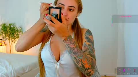 Snapshot of pennyy__ chatting on 07-05-26, 11:28 Hi Im Penelope better vibrations 1111 online show from 07-05-26, 11:28