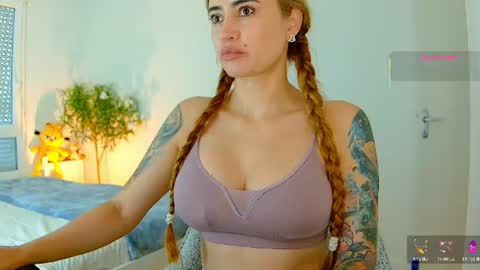 Snapshot of pennyy__ chatting on 07-10-26, 02:19 Hi Im Penelope better vibrations 1111 online show from 07-10-26, 02:19