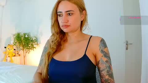 Snapshot of pennyy__ chatting on 07-12-26, 11:45 Hi Im Penelope better vibrations 1111 online show from 07-12-26, 11:45