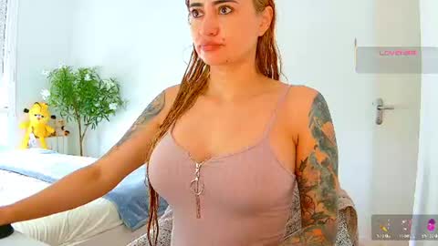 Snapshot of pennyy__ chatting on 07-14-26, 08:19 Hi Im Penelope better vibrations 1111 online show from 07-14-26, 08:19