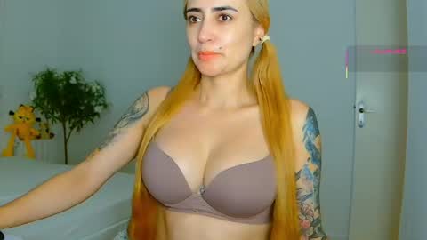 Snapshot of pennyy__ chatting on 07-15-26, 09:31 Hi Im Penelope better vibrations 1111 online show from 07-15-26, 09:31