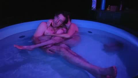 Peppermint and Dusty  online show from 05-18-26, 03:02
