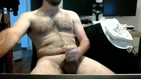 Snapshot of pere1313 chatting on 04-21-26, 05:28 pere1313 online show from 04-21-26, 05:28