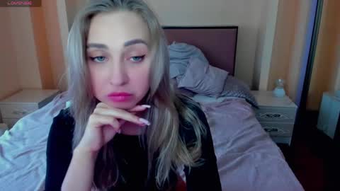 Julia online show from 04-30-26, 07:36