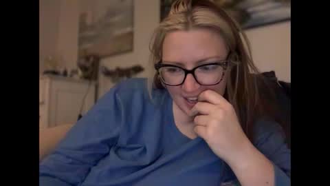Snapshot of perfectnips742 chatting on 11-06-25, 12:33 Nelly online show from 11-06-25, 12:33