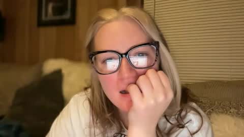 Snapshot of perfectnips742 chatting on 12-01-25, 03:33 Nelly online show from 12-01-25, 03:33