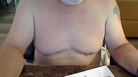 Snapshot of perfecto1957 chatting on 02-10-26, 04:22 perfecto1957 online show from 02-10-26, 04:22
