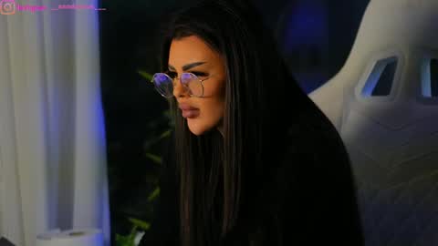 Snapshot of perfectt33n chatting on 12-27-24, 09:28 Dee online show from 12-27-24, 09:28