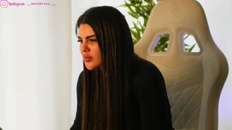 Snapshot of perfectt33n chatting on 02-27-25, 09:00 Dee online show from 02-27-25, 09:00