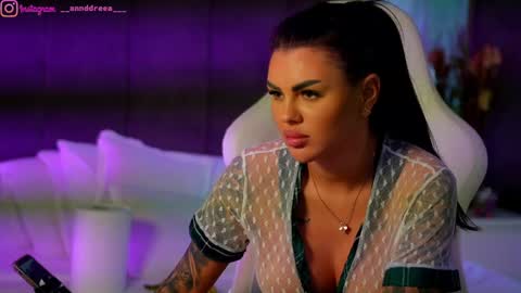 Snapshot of perfectt33n chatting on 09-24-25, 02:53 Dee online show from 09-24-25, 02:53