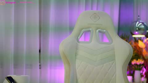 Snapshot of perfectt33n chatting on 01-13-26, 01:49 Dee online show from 01-13-26, 01:49