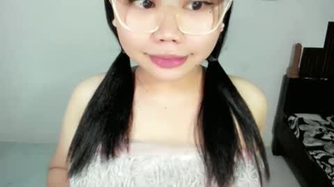 Snapshot of perky_rica chatting on 10-22-25, 08:14 island girl online show from 10-22-25, 08:14