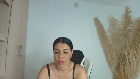 PERLA online show from 09-24-25, 08:23