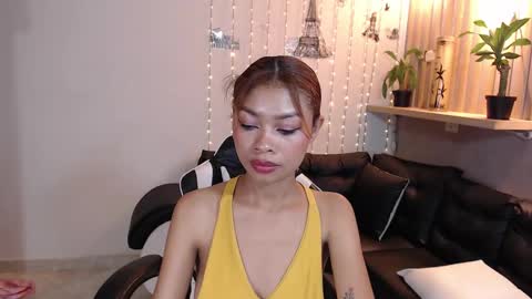 Perla online show from 02-21-25, 04:16