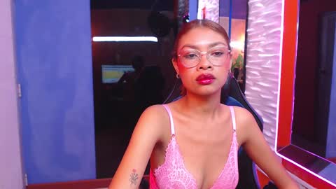 Perla online show from 02-28-25, 03:15