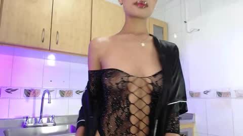 Perla online show from 10-22-25, 06:51
